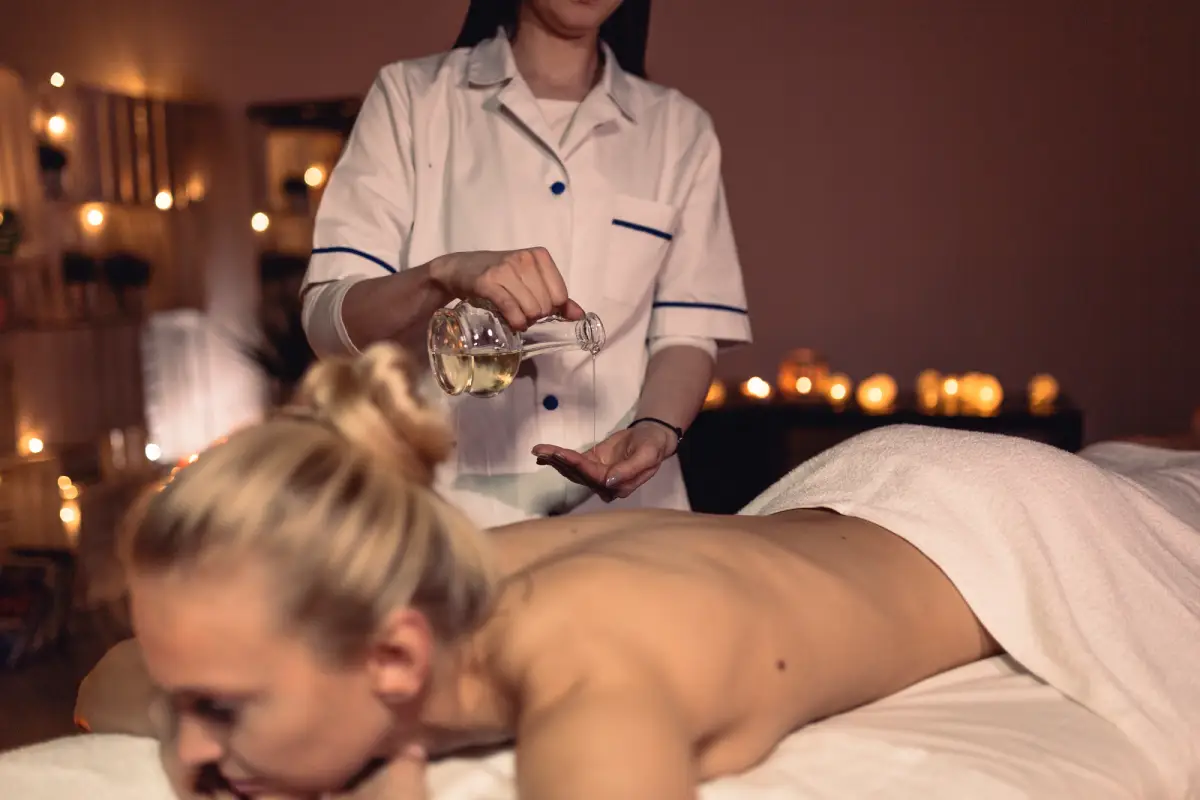 Der körperliche Fokus der Lingam Massage Köln